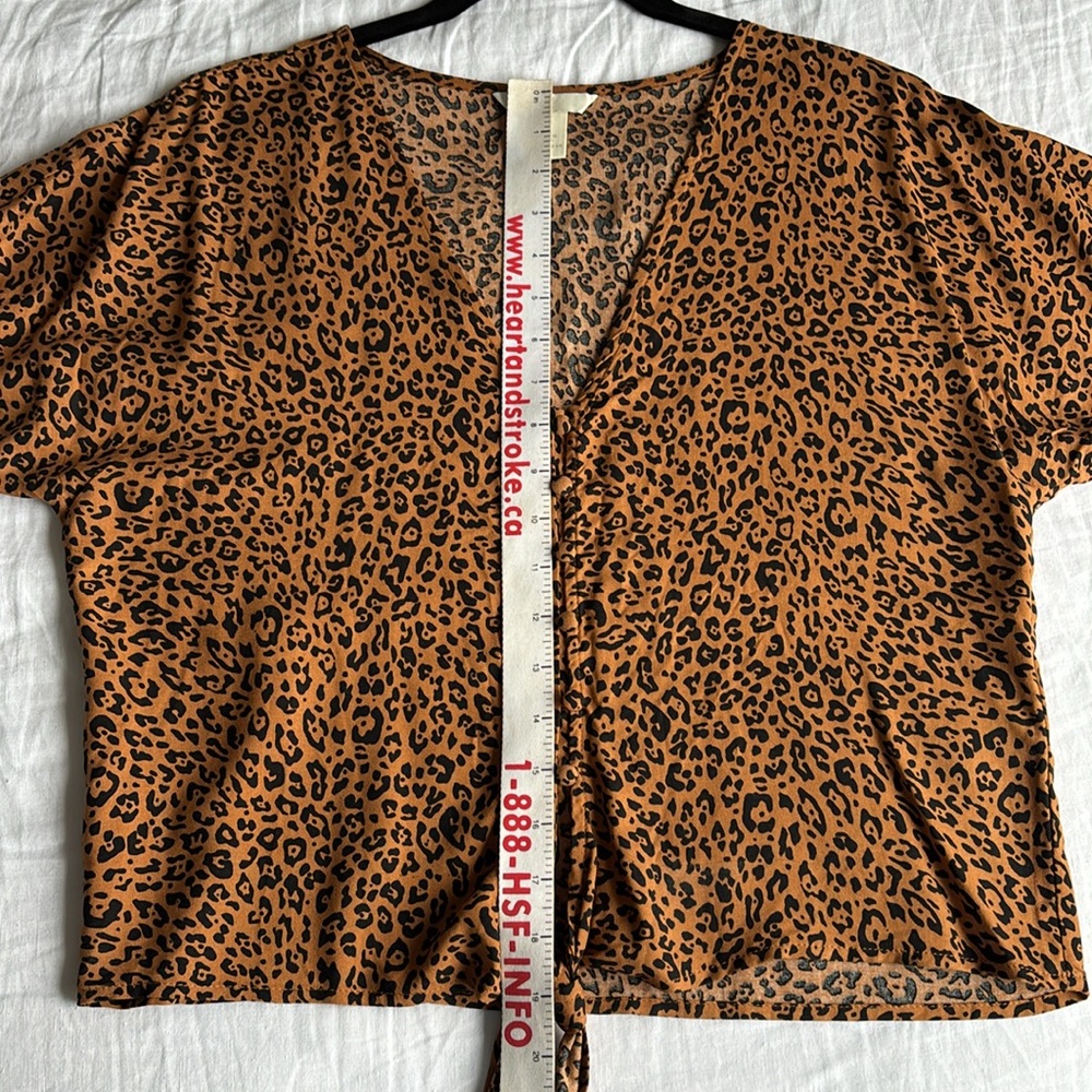 H&M leopard top - Picture 5 of 5